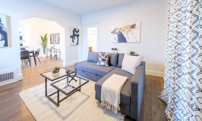 Roselawn Finance Apartment | Lovely 3-bedroom near UC, Xavier, and Zoo.