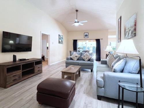 Silver Creek House | Lovely 3-Bedroom Pool Villa-1445SCD