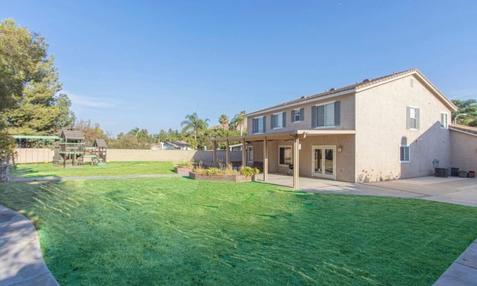 Loma Linda House | Lovely 4-bedroom house fits 15 people with outdoor playground