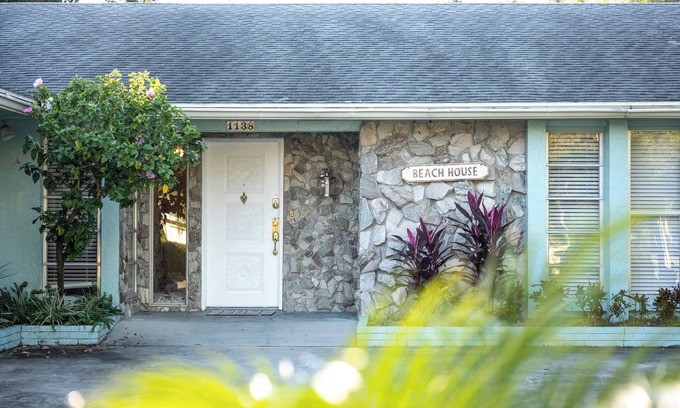 Harbor Bluffs House | Lovely 4-bedroom house in Largo