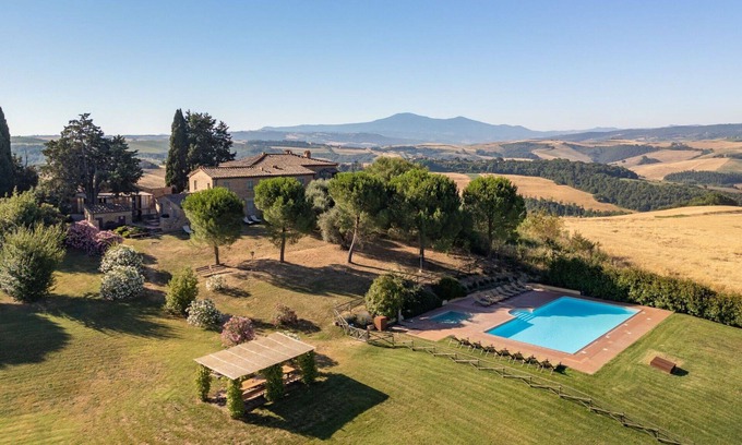 Bollano Villa | Lovely apartment in villa for 6 people with WIFI, pool, TV, terrace, pets allowed and panoramic .