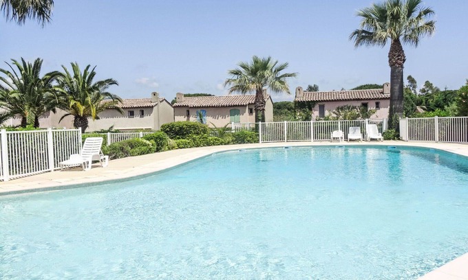 Cote d'Azur- French Riviera Apartment | Lovely apartment for 4 people with pool, WIFI, TV, patio and pets allowed