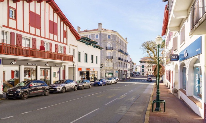 Saint-Jean-de-Luz City Center Apartment | Lovely apartment for 6 people with WIFI and TV
