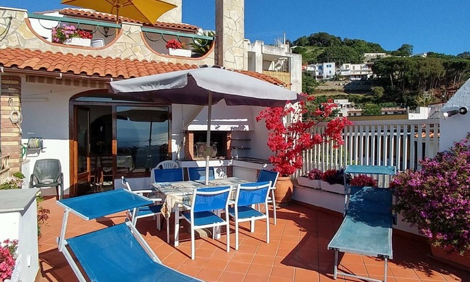 Fiaiano Apartment | Lovely apartment for 9 people with WIFI, A/C, TV and terrace