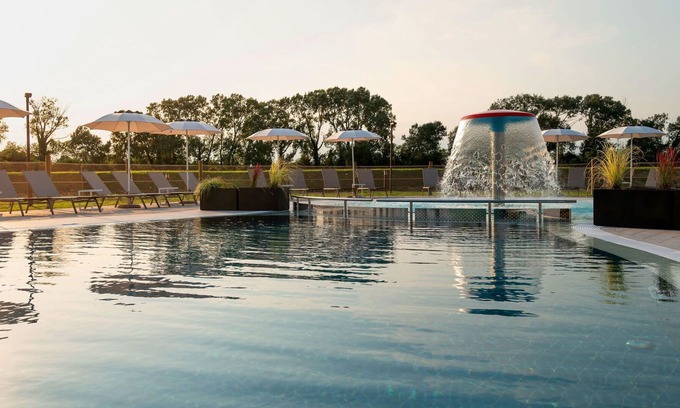 Lignano Sabbiadoro House | Lovely apartment in villa for 6 people with A/C, WIFI, pool, TV, terrace, pets allowed and parking