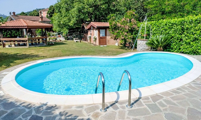 Casarza Ligure Apartment | Lovely apartment for 6 people with A/C, private pool, WIFI, TV and terrace