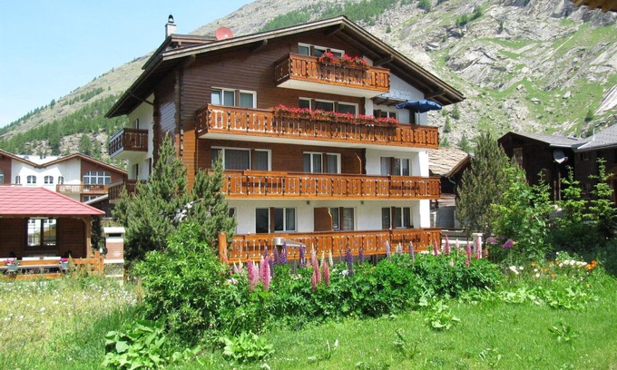Saas Almagell Apartment | Lovely apartment for 5 people with WIFI, TV and balcony