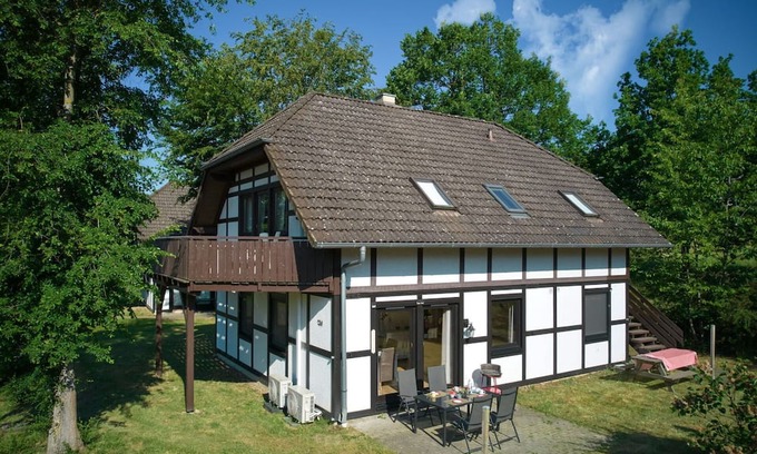 Feriendorf Frankenau House | Lovely apartment in villa for 8 people with WIFI, TV, terrace and pets allowed