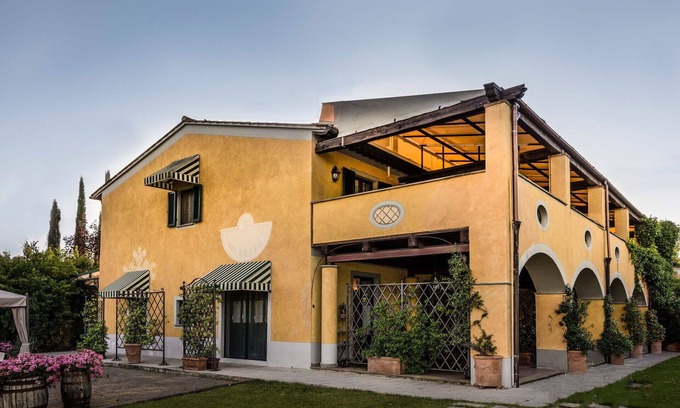 Montespertoli Apartment | Lovely apartment for 4 people with WIFI, pool and TV