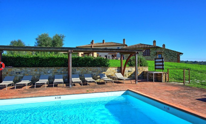 Castelnuovo Berardenga Apartment | Lovely apartment for 4 guests with pool, A/C, TV and panoramic view, close to Siena