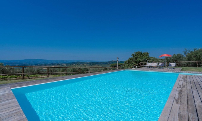 Poggibonsi Apartment | Lovely apartment for 6 people with A/C, pool, WIFI, TV and pets allowed, close to San Gimignano