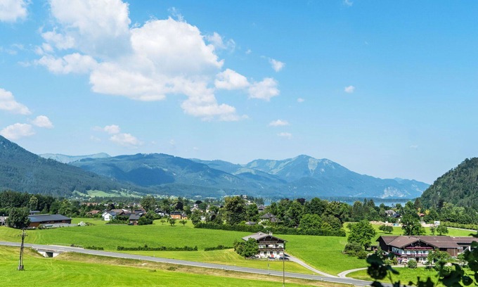 Strobl Apartment | Lovely apartment for 10 people with WIFI, TV and terrace