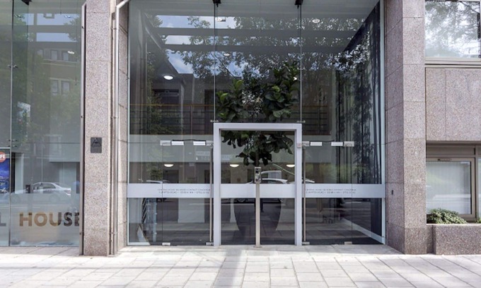 London Borough of Hounslow Apartment | Lovely apartment for 2 people with WIFI, TV and parking