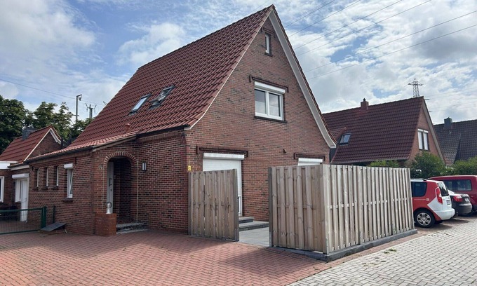 Norddeich Apartment | Lovely apartment for 3 guests with WIFI, TV, balcony and parking