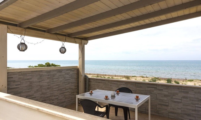 Torvaianica Apartment | Lovely apartment for 3 people with A/C, TV, terrace and parking