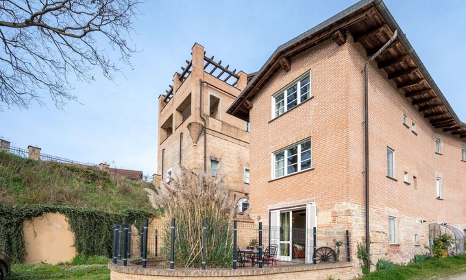 Fubine Apartment | Lovely apartment for 4 people with WIFI, pool, TV, terrace and pets allowed