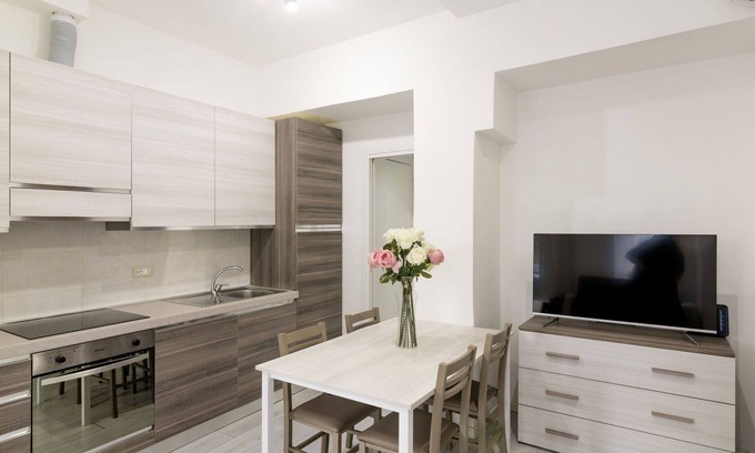 Garbatella Apartment | Lovely apartment for 4 people with A/C, WIFI and TV