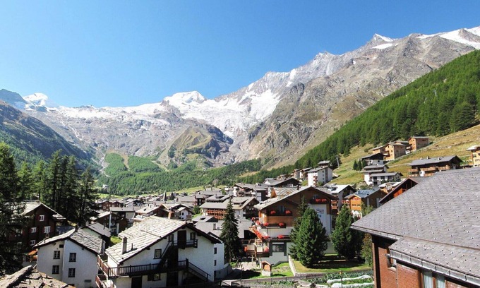 Saas-Fee Apartment | Lovely apartment for 6 people with WIFI, TV and balcony