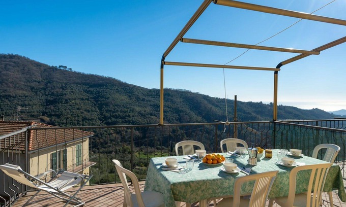 Vasia Apartment | Lovely apartment for 7 guests with WIFI, TV, terrace, pets allowed and panoramic view