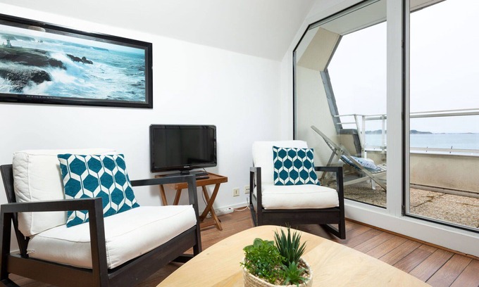 Lancieux Apartment | Lovely apartment for 4 people with WIFI, balcony and parking
