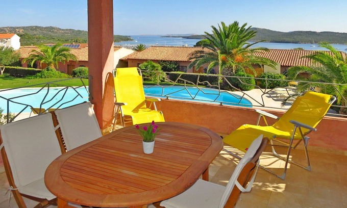 Porto Pozzo Apartment | Lovely apartment for 4 guests with pool, WIFI, A/C, terrace, pets allowed and parking