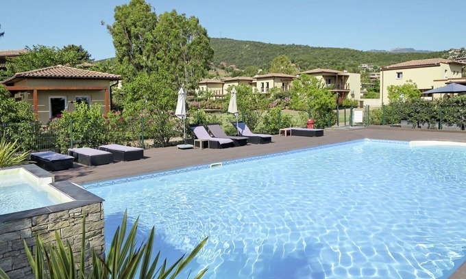 Favone Apartment | Lovely apartment for 4 people with A/C, WIFI, pool, TV, terrace, pets allowed and parking