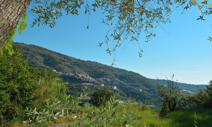 Pietrabruna House | Lovely apartment in villa for 6 guests with WIFI, TV and terrace