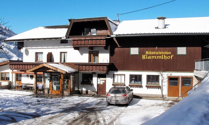 Rohrberg Villa | Lovely apartment in villa for 5 guests with WIFI, pool, TV, terrace and parking