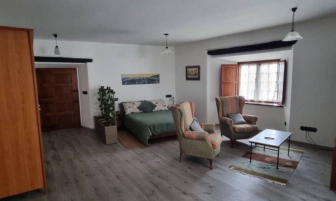 Figueras (Castropol) Apartment | Lovely apartment in lCastropol with Patio