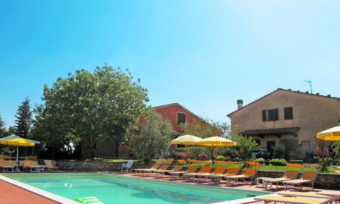 Lajatico Villa | Lovely apartment in villa for 2 guests with pool, WIFI, TV and patio