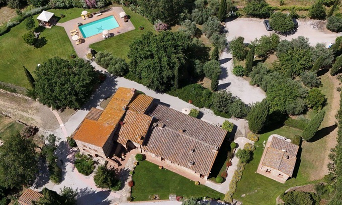 Gambassi Terme Villa | Lovely apartment in villa with pool, WIFI, A/C, TV, terrace, panoramic view, close to San Gimignano