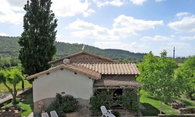 Montefiascone Villa | Lovely apartment in villa with pool, WIFI, TV, patio, pets allowed, panoramic view and parking