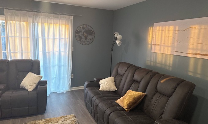 Weequahic Apartment | Lovely apartment with AC in Newark