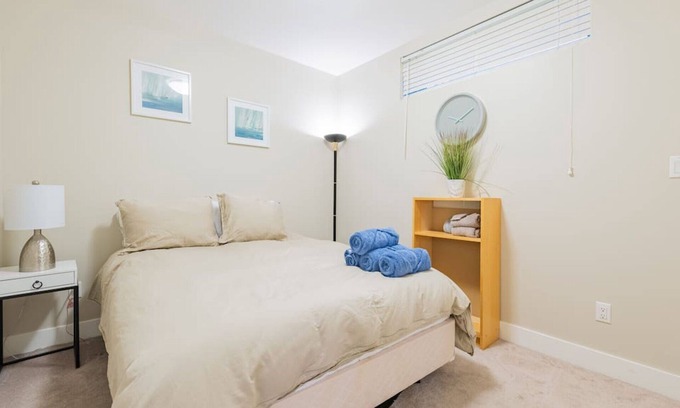 East Side House | Lovely & Cozy 1BD Basement Suite.
