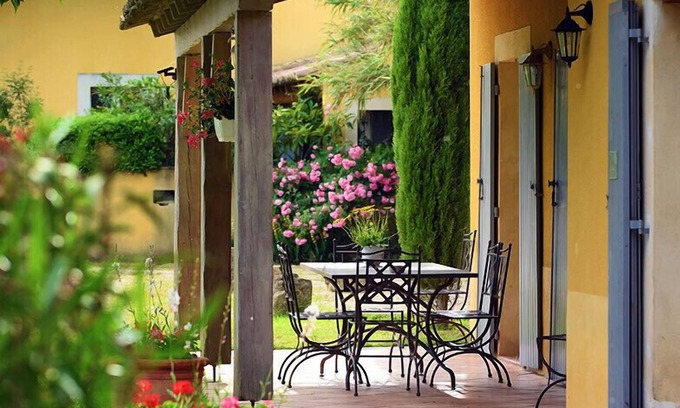 Caderousse House | Lovely Farmhouse in the Heart of Vaucluse