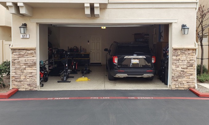 Rialto House | Lovely Gated Community house is the Inland Empire