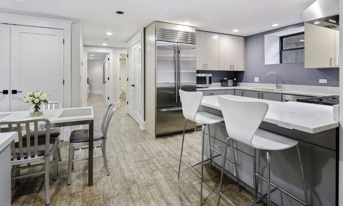 North Center Apartment | Lovely holiday getaway 2BR 2BA Apartment near Wrigley Field