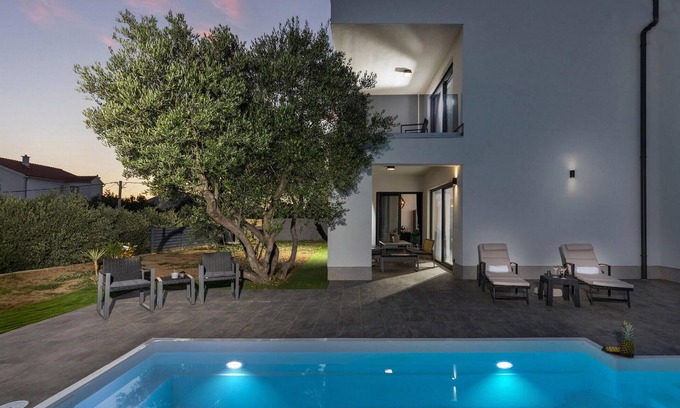 Banjol House | Lovely home in Rab with WiFi