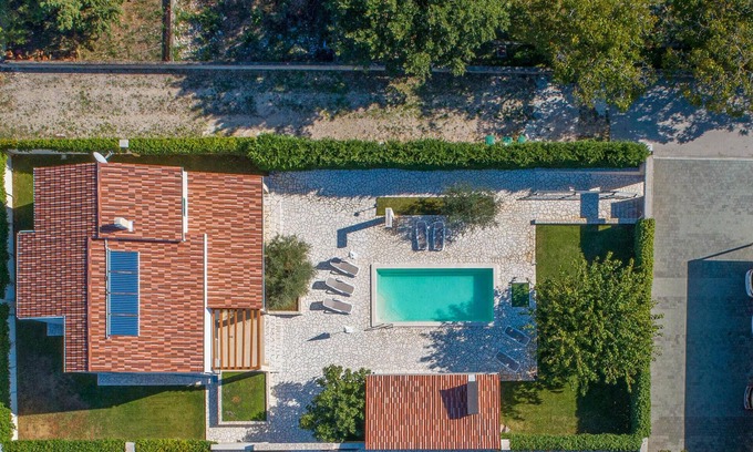 Sibenik House | Lovely home in Sibenik with WiFi