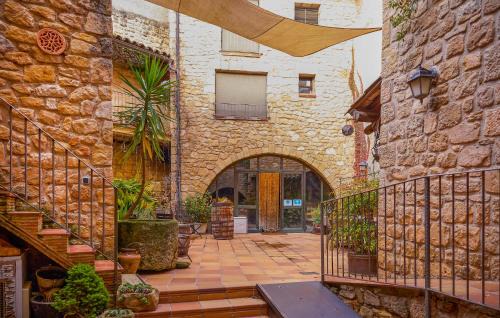 El Vilosell House | Lovely Home In Vilosell With Wifi