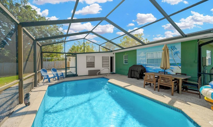 Gulf Gate Estates House | Lovely Home w/Heated Pool Near Beach!