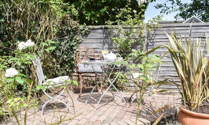 Canterbury Cottage | Lovely house on the outskirts of Canterbury, renovated to a very good standard.