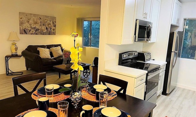 Sawtelle Apartment | Lovely, huge remodeled 1bd in West LA-SMC,UCLA,SM Beach