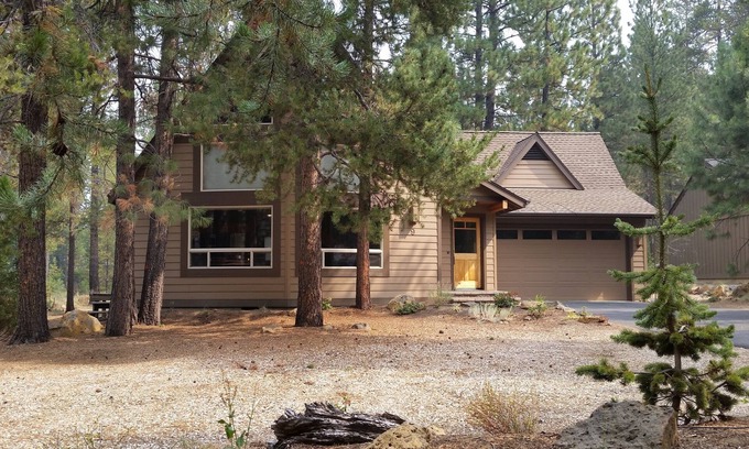 Sunriver House | Lovely, light, bright home in the woods! SHARC passes included! Hot tub!