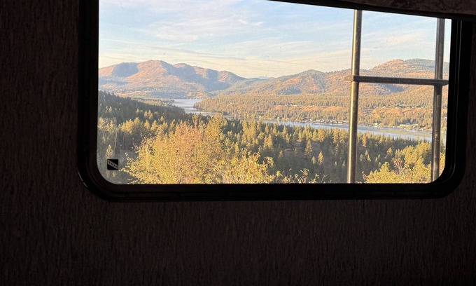 Nine Mile Falls House | Lovely RV with Best Views in Spokane