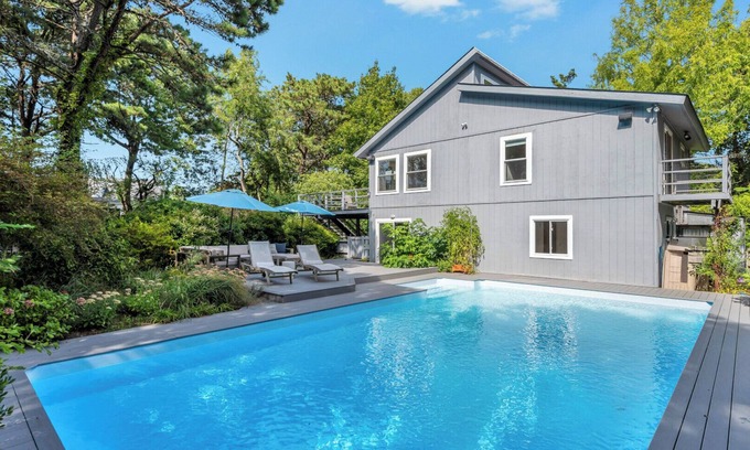 Shinnecock Hills House | Lovely Southampton retreat, large pool, extensive decking, indoor/outdoor.