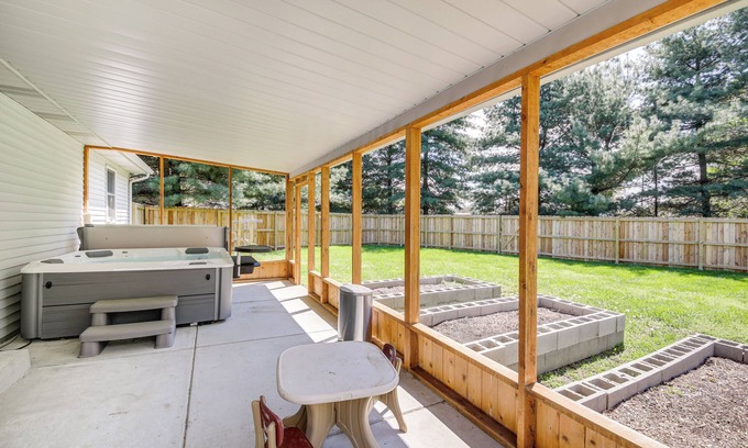 Terre Haute House | Lovely Terre Haute Home w/Private Yard & Hot Tub!