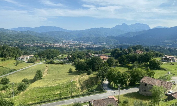 Molazzana House | Lovely Tuscan Mountain Retreat - Enjoy Italian Village Life!