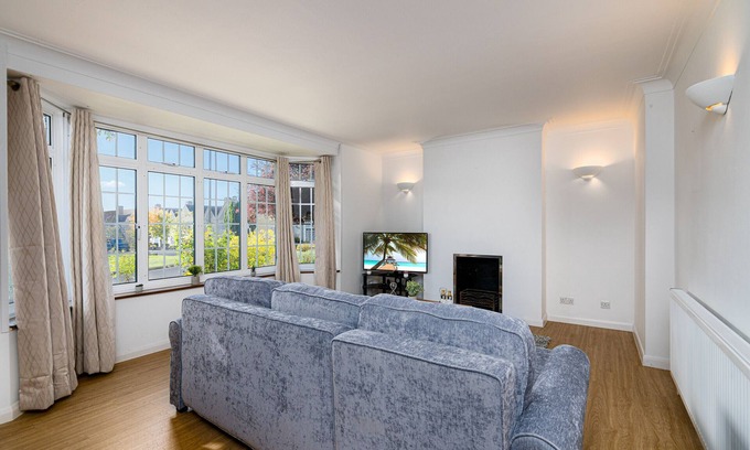 Blackheath Apartment | Lovely Two Bedroom Apartment in South East London!