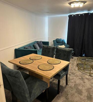 Thamesmead Apartment | Lovely Two Bedroom Flat